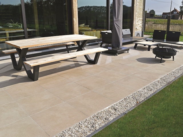 Une terrasse facile à entretenir ? Choisissez le bon matériau !