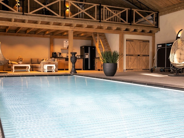 Un volet solaire pour piscine, une bonne idée ?