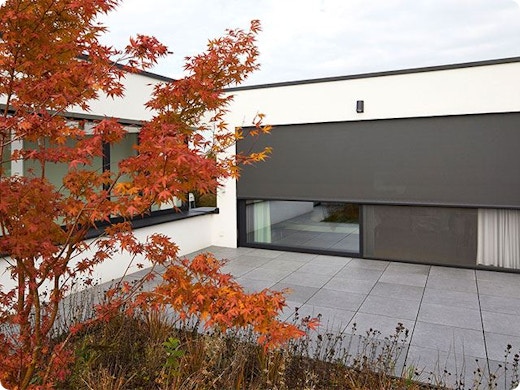 Les plus grands screens avec une toile tendue grâce à un nouveau type d’axe