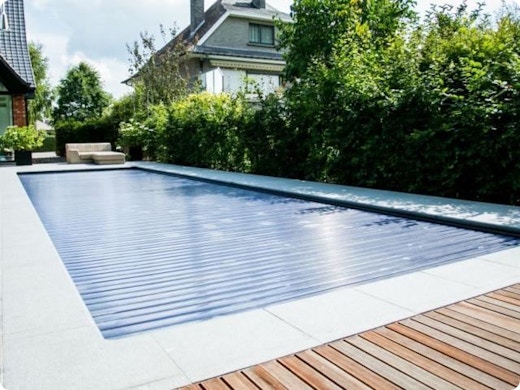 À propos de la sécurité dans et autour d’une piscine
