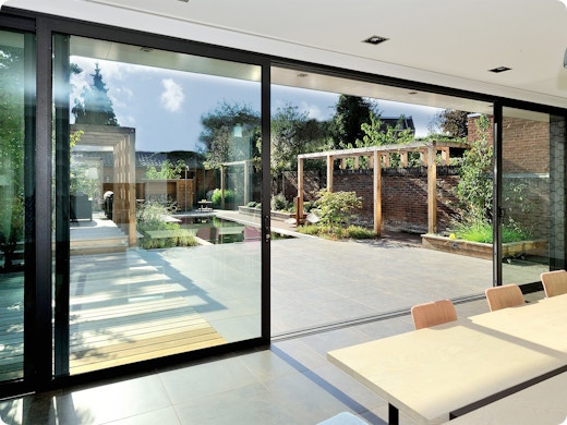 Choisir un châssis coulissant : à quoi dois-je faire attention ?