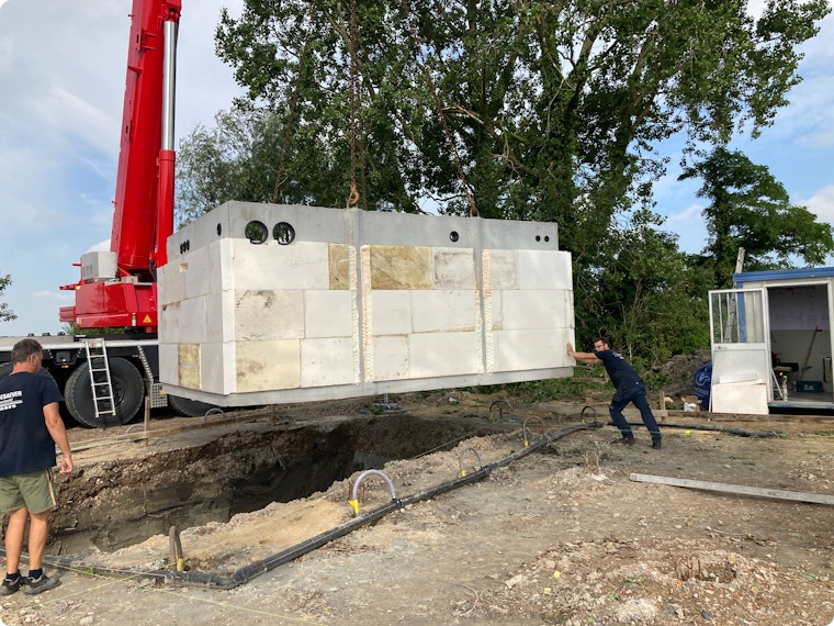 Architect Pieter benut bewoonbare oppervlakte optimaal: “Technieken weggewerkt in een prefabkelder”