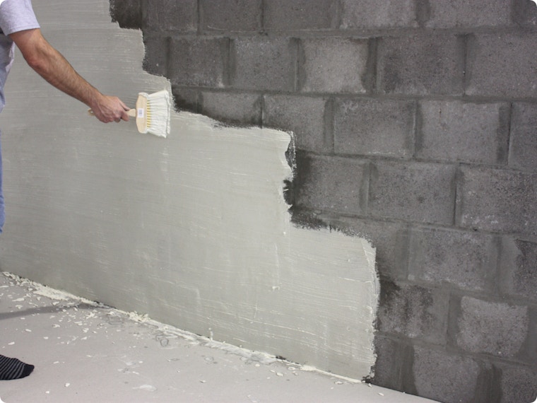 Je kelder vochtdicht maken? Met dit handige stappenplan lukt het zo