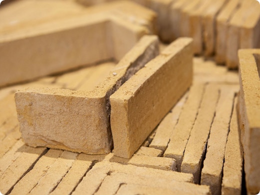 Isoler et rénover votre façade en une seule fois avec les briques de parement E-Board®