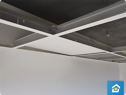 Pourquoi choisir un système de plafond à dalles ? Découvrez toutes les possibilités