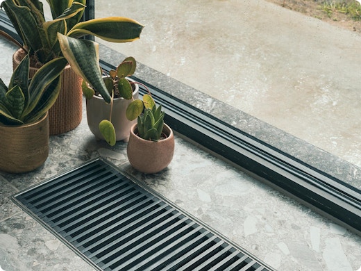 Onzichtbare verwarming en koeling? Dit vloerinbouwsysteem bespaart ruimte én energie!