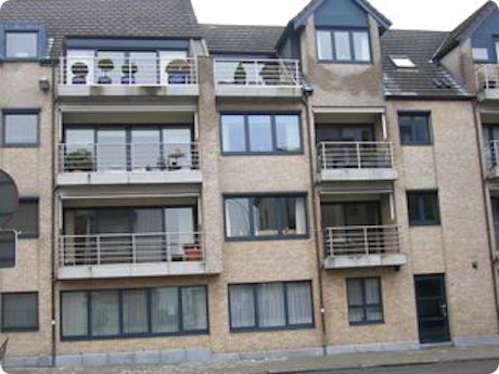 Windgeluidshinder aan buitenraam appartement: waar kan de oorzaak liggen?