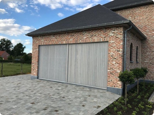 Uitgerekend: wat kost een garagepoort?