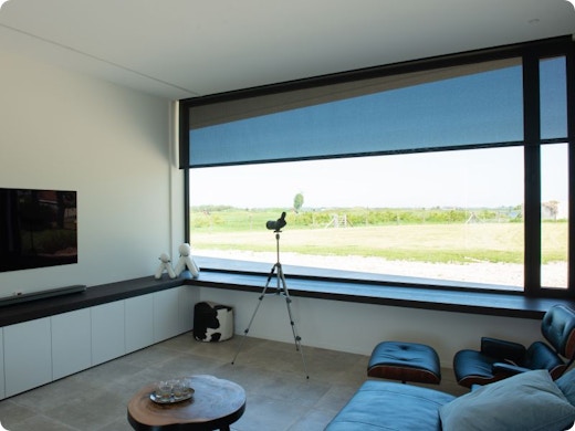 Belgische XXL-rolgordijnen bedienbaar via je smartphone