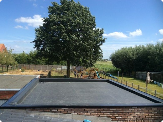 EPDM comme couverture de toit pour un toit plat : durable et facile à entretenir