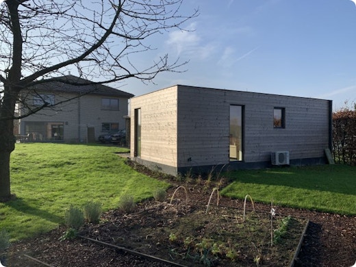 Katrien en Stef plaatsten modulaire zorgwoning voor (schoon)mama Louisa