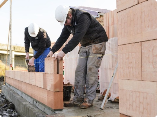 De traditionele bouwmethode uitgelegd: opbouw, isolatie en technieken