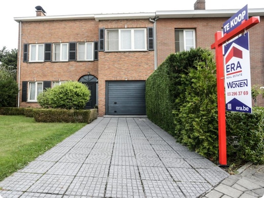 Belg houdt baksteen in de maag, maar vindt weg naar premies niet