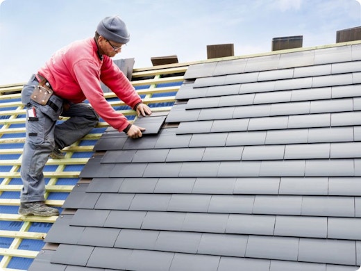 La construction d'une toiture à deux pentes