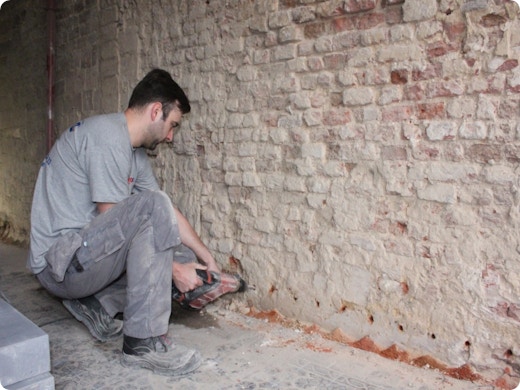 Opstijgend vocht behandelen: hoe gaat dat in zijn werk?