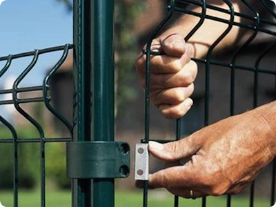 Zonder vergunning een tuinafsluiting plaatsen? Aan deze regels moet je je in Vlaanderen houden