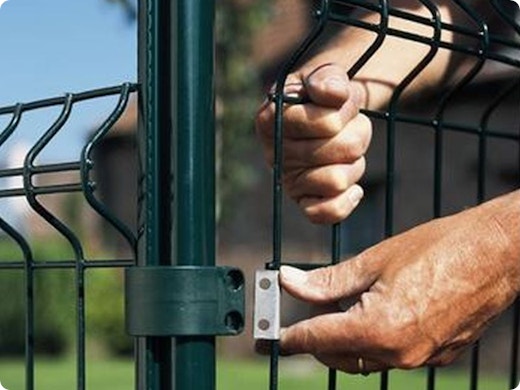 Een tuinafsluiting plaatsen met tuindraad