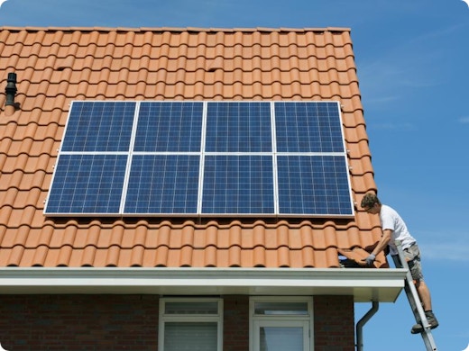 Je zonnepanelen onderhouden? Tips voor een optimaal rendement