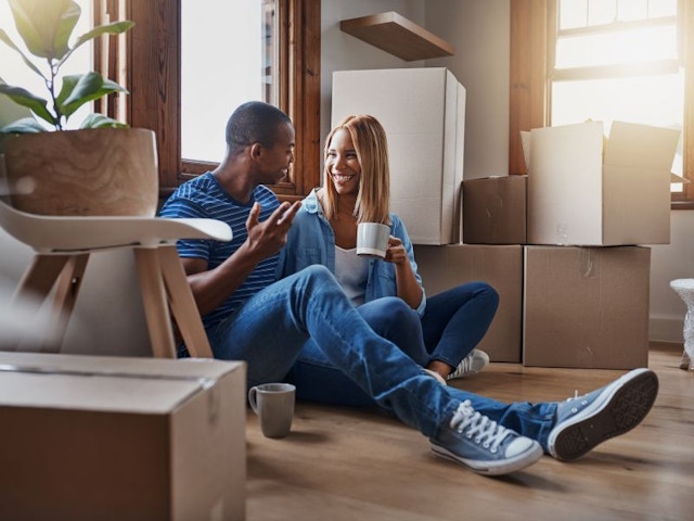 Woningprijzen en aantal verkopen schieten opnieuw de hoogte in