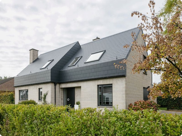 Un toit en ardoises : quel type d’ardoise convient le mieux à votre style et à votre budget ?