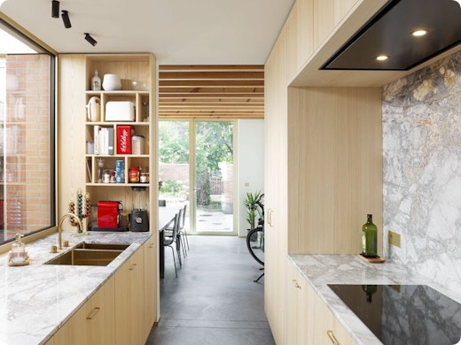 Hasselts architectenduo renoveert eigen rijwoning: “Elke vierkante centimeter maximaal benut”