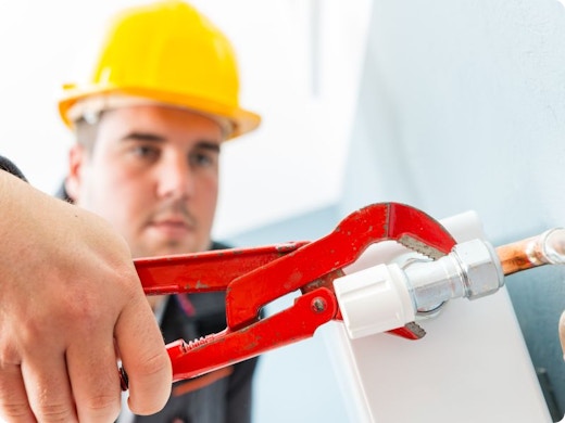 KLUS: radiator ontluchten en bijvullen