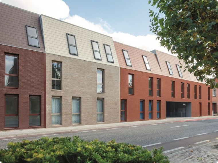 Wonen in een rijwoning: ontdek de troeven en risico’s van een gesloten bebouwing