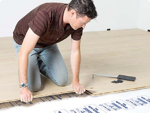 Klikvloeren leg je makkelijk zelf: prijs en plaatsing
