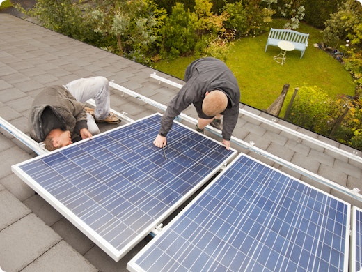 Zonnepanelen op het zuiden leveren meeste energie op. Waarom worden ze nog amper zo geplaatst?