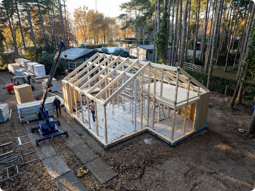 Maison à ossature bois et incendie : pourquoi votre habitation est plus sûre que vous ne le pensez