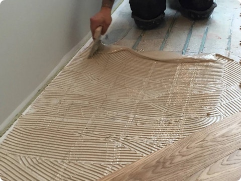 Le chauffage au sol et le parquet sont-ils compatibles ? Les types de parquets adaptés
