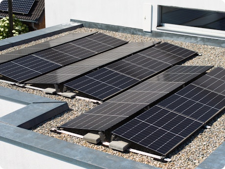 Zonnepanelen op plat dak