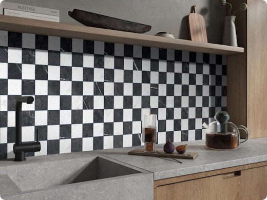 Spatwand betegelen: stap voor stap uitgelegd