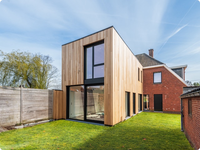 Houten gevelbekleding: plaatsing, prijs en onderhoud