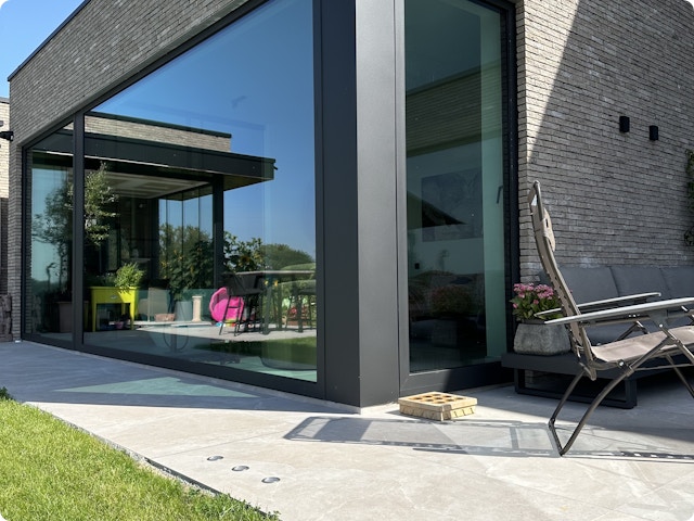 Waarom hoogrendementsglas onmisbaar is voor jouw ramen en deuren