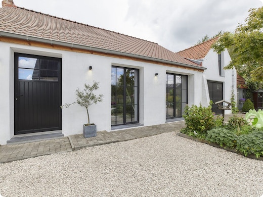 Fenêtres steellook : l'apparence de l'acier avec les avantages de l'aluminium ou du PVC