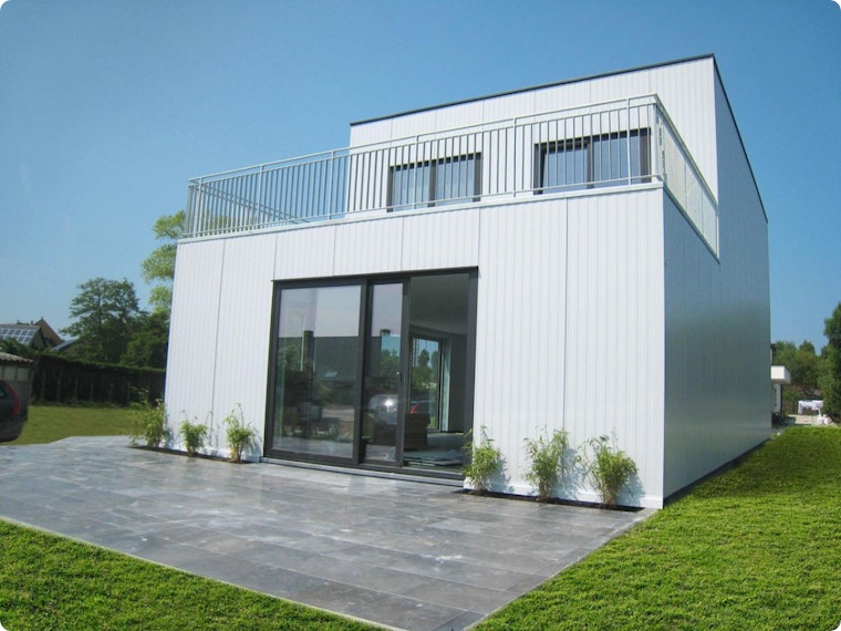 Sandwichpanelen voor je gevel: isolatie en afwerking in één