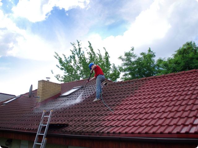 Contrôle régulier et entretien de votre toiture : plan étape par étape