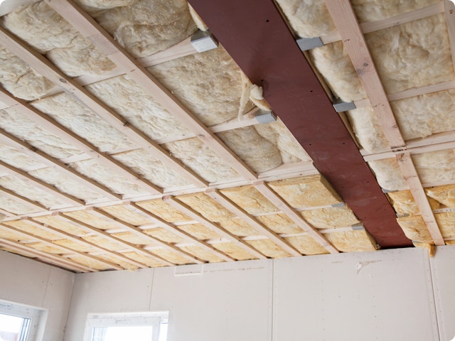 Qu’est-ce qu’un toit froid ? Découvrez les risques et les points d’attention