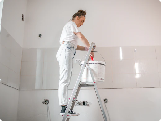 Peindre les carreaux de salle de bains : du choix des matériaux à un résultat impeccable