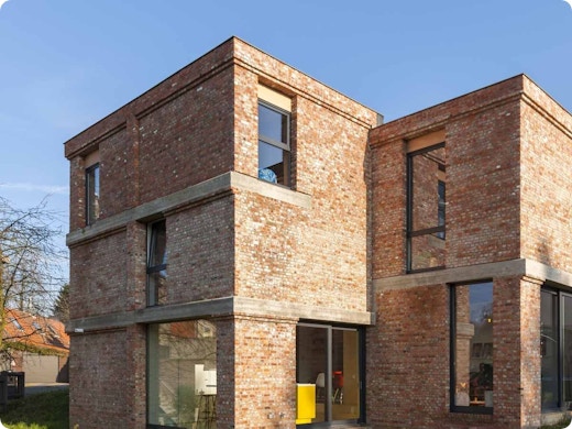 Binnenkijken: Duurzame houtskeletwoning met stolp van baksteen