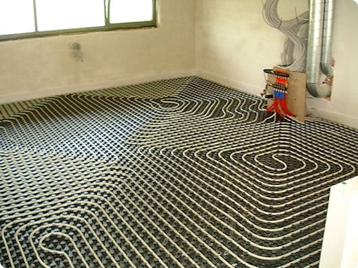 Chauffage de sol : couche par couche, système par système