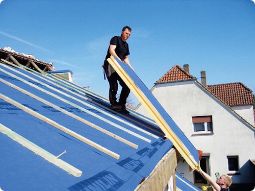 Le toit sarking : installation, avantages, inconvénients et prix