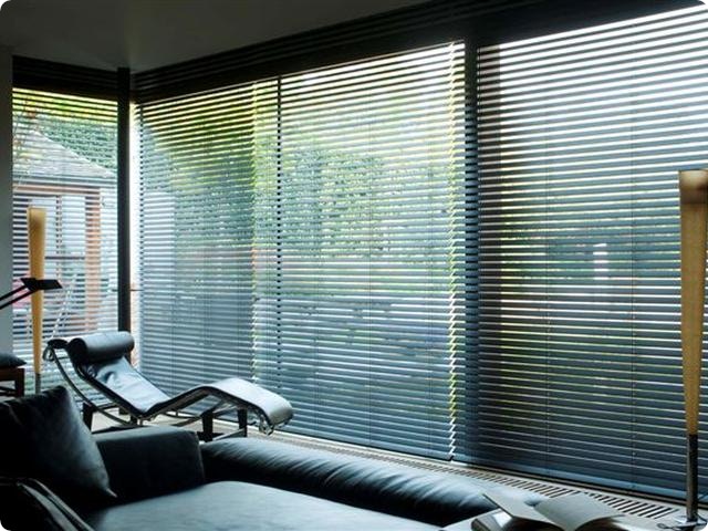 Quelle option choisissez-vous : stores vénitiens ou lamelles ?