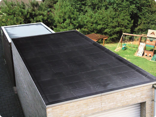 Qu’est-ce qu’un toit chaud ? Tout ce que vous devez savoir sur sa structure et son isolation